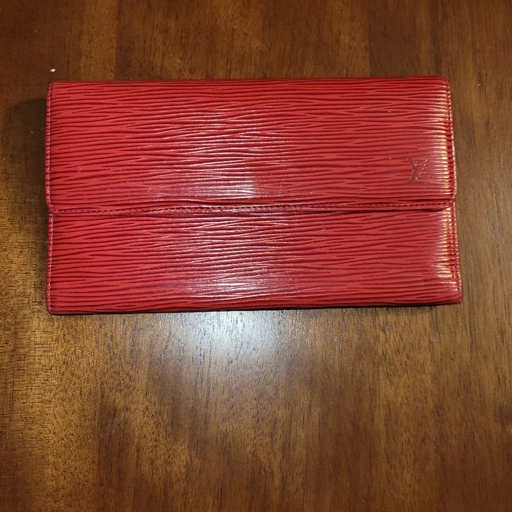 Louis Vuitton Red Epi Leather International Wallet